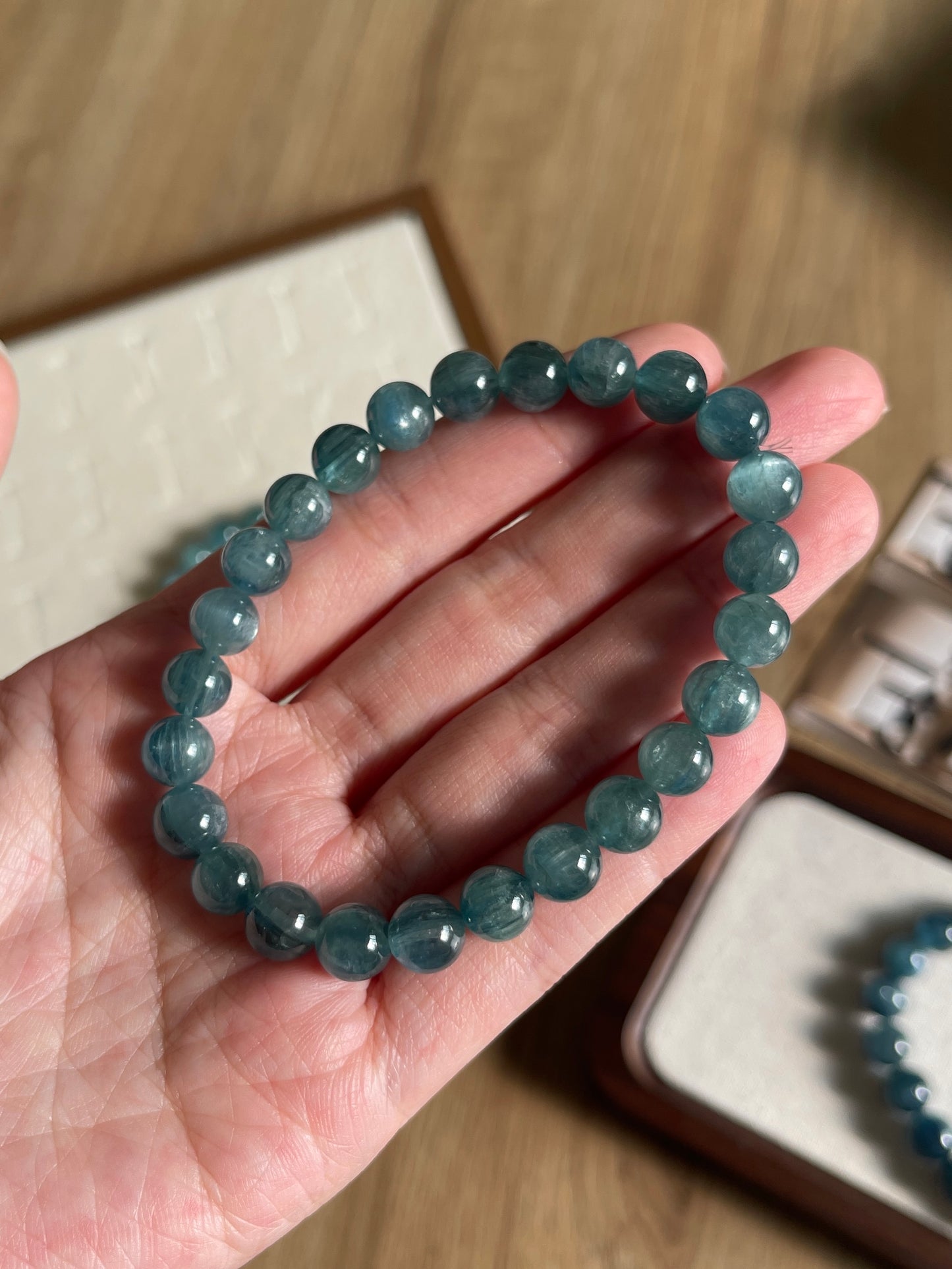 蓝晶石 (蓝绿晶)Kyanite