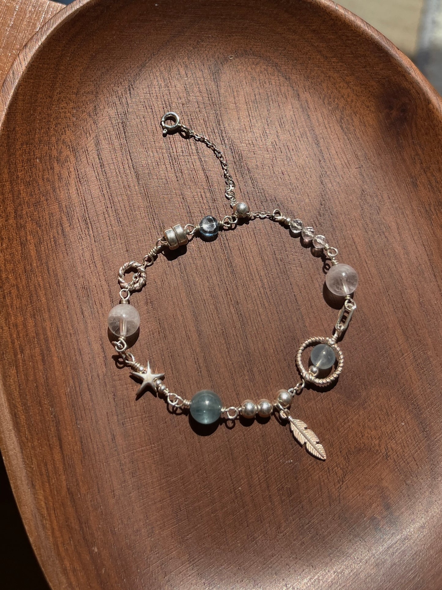 【ANCHI 岸栖手作】飞鸟的羽毛 A Feather Named Freedom(手链款)