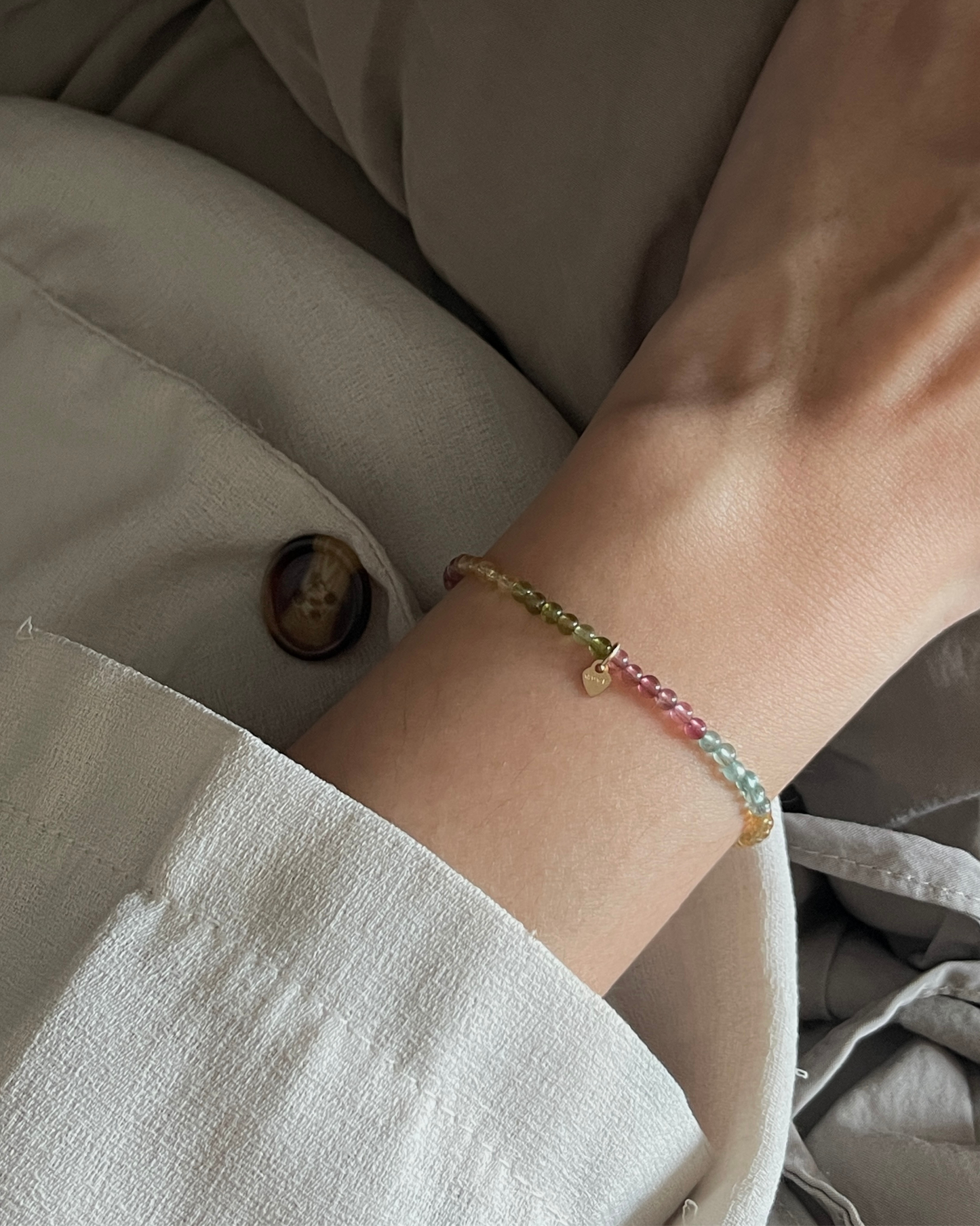 Anchi - 流影 Flowing Shades