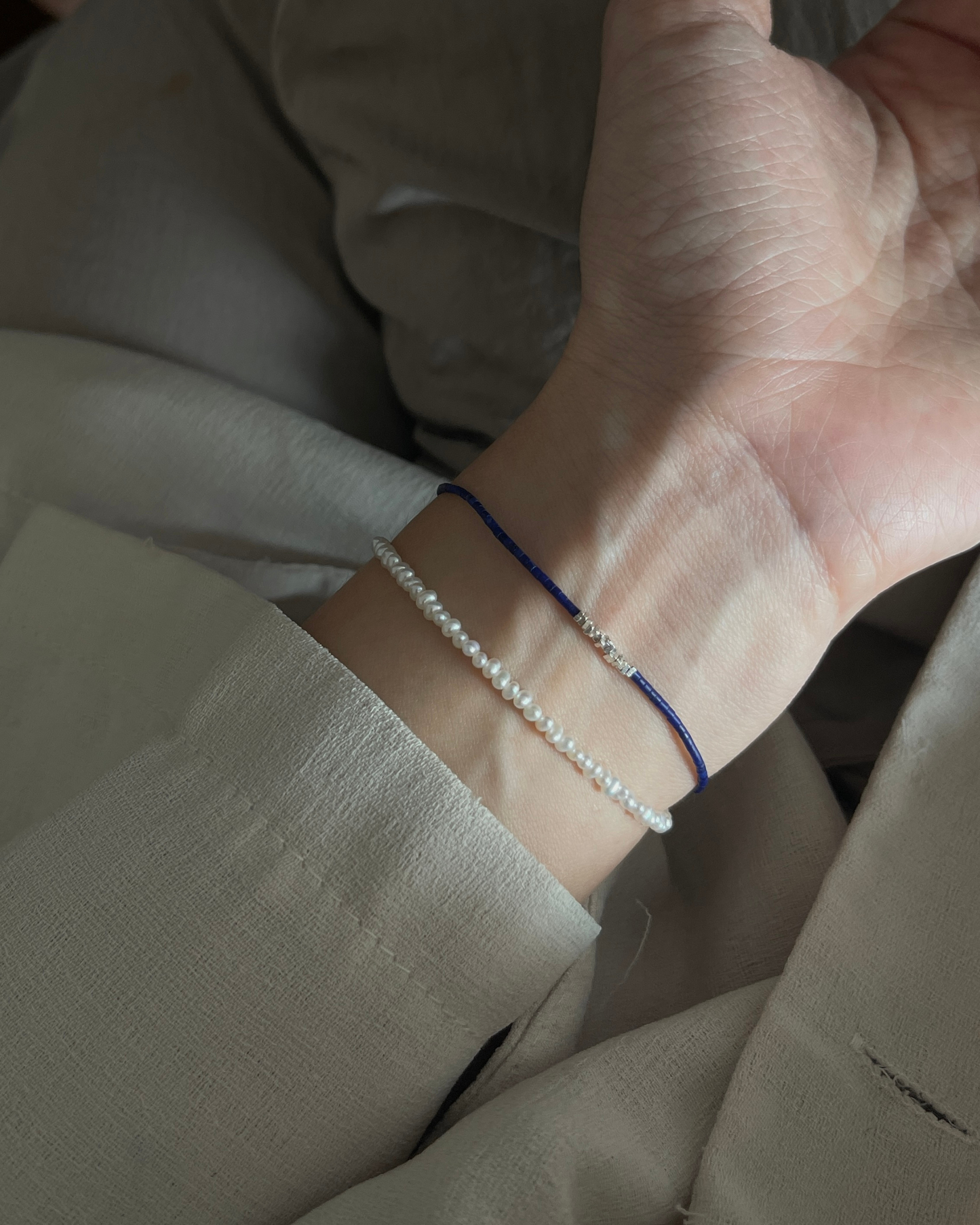 Anchi - 【夜蓝碎光】【海盐珍珠】极细青金石手链 Lapis Bracelet