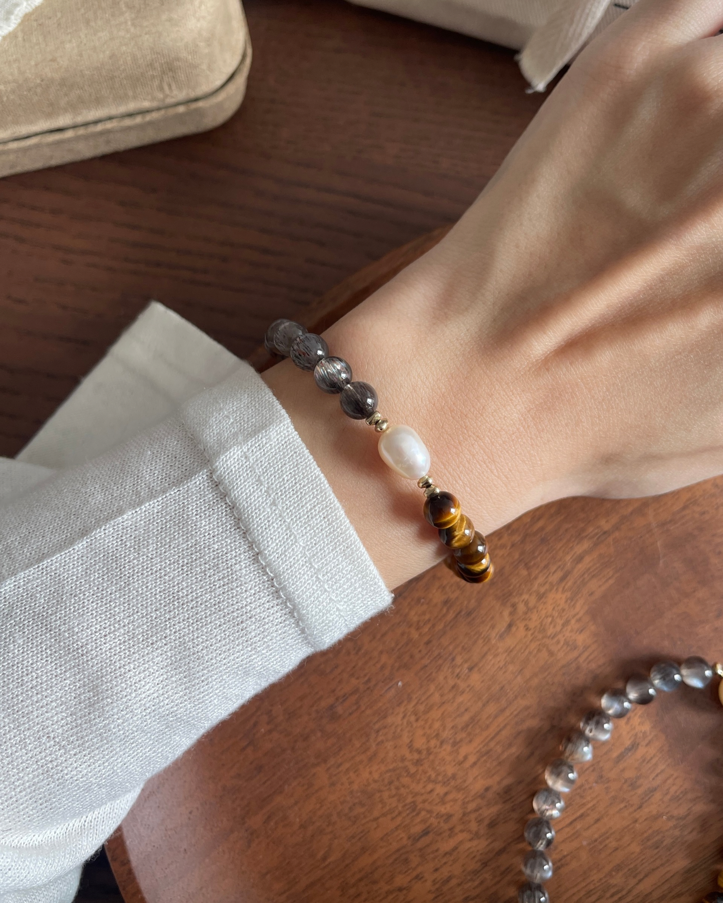 ANCHI - 秋匿 Autumn Veil