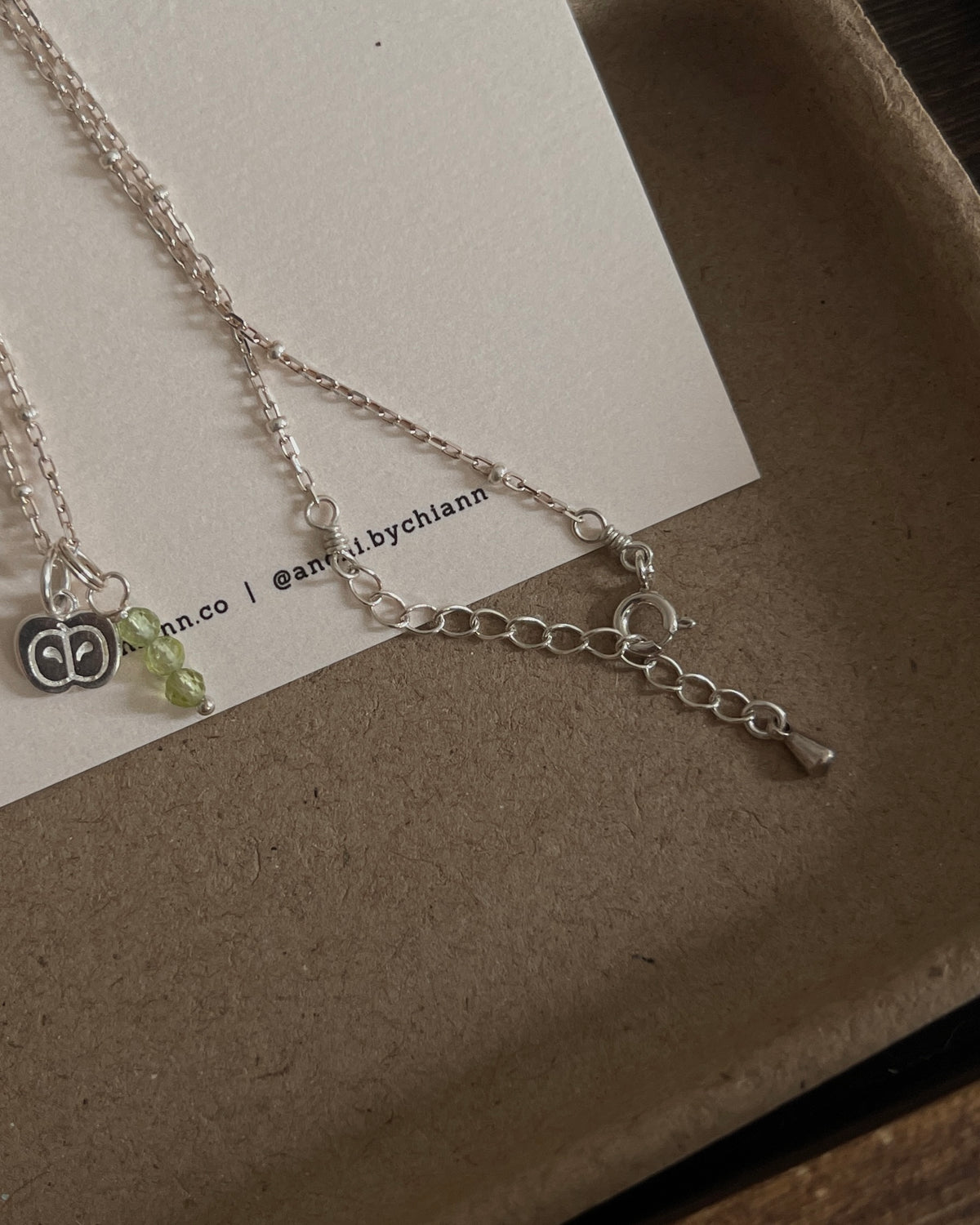 一生“苹”安（简约项链） A Lifetime Of Peace (Necklace)