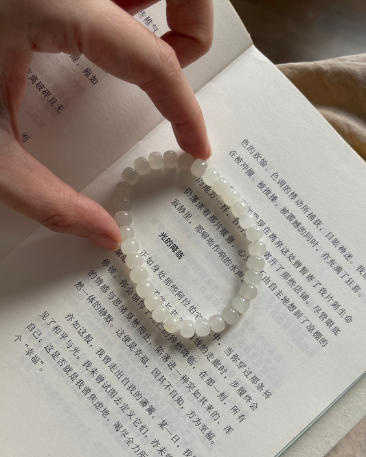 Anchi - 淡绿和田玉老型珠素圈 Pale Green Nephrite Jade