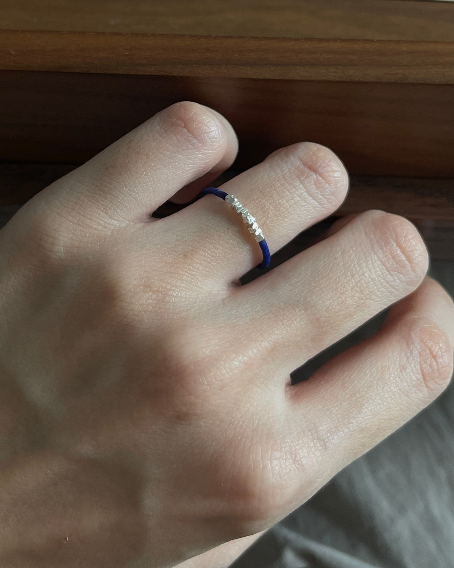 Anchi - 【夜蓝碎光】【海盐珍珠】极细青金石戒指 Lapis Ring