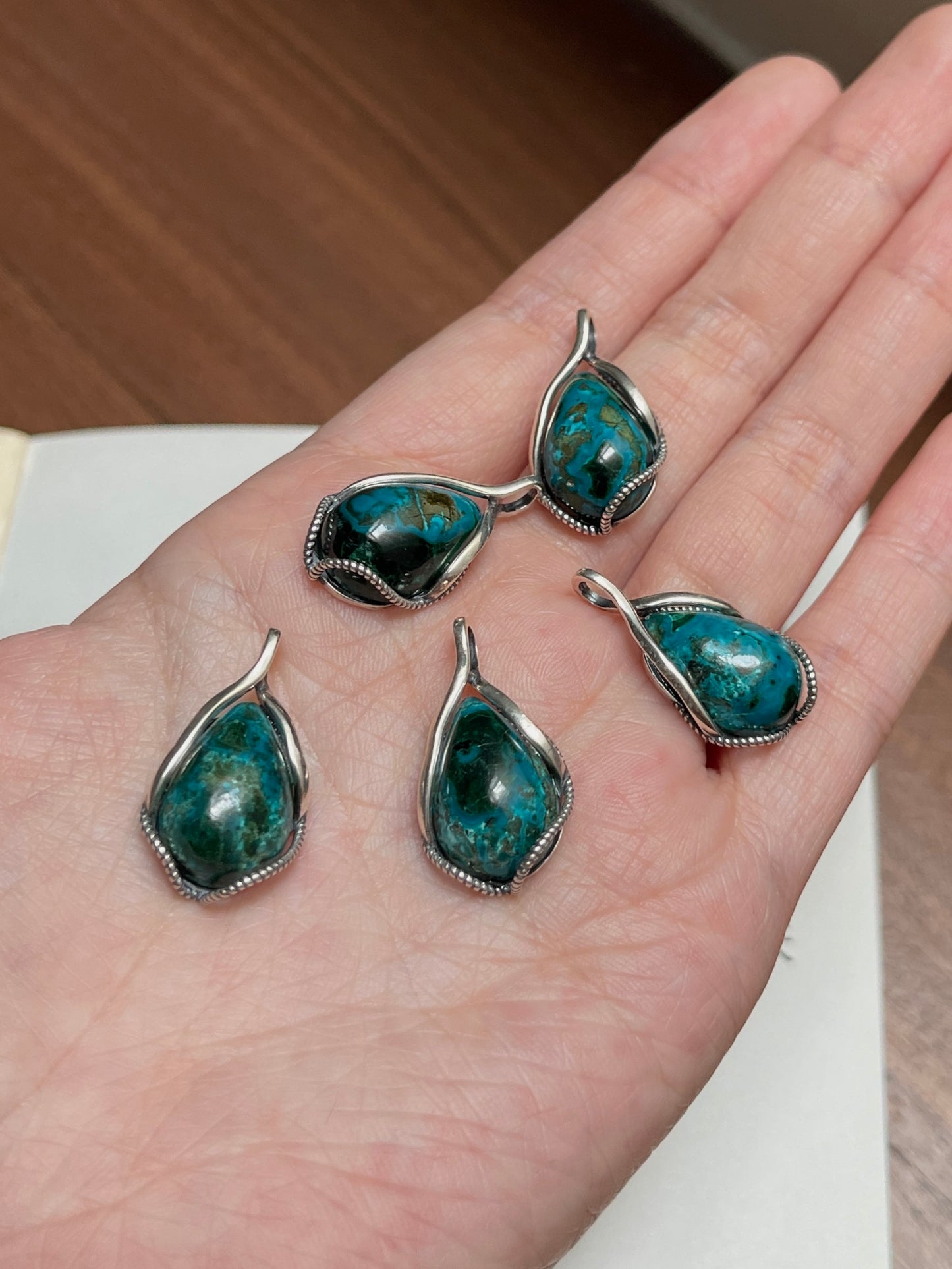 硅孔雀石包边吊坠 Chrysocolla Pendant