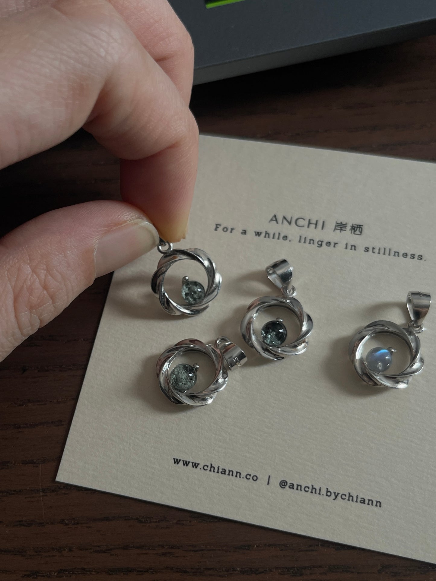 拉长石 / 绿幽灵吊坠 Labradorite / Green Phantom Pendant