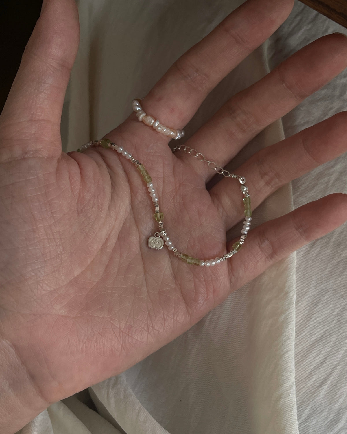 一生“苹”安 A Lifetime Of Peace